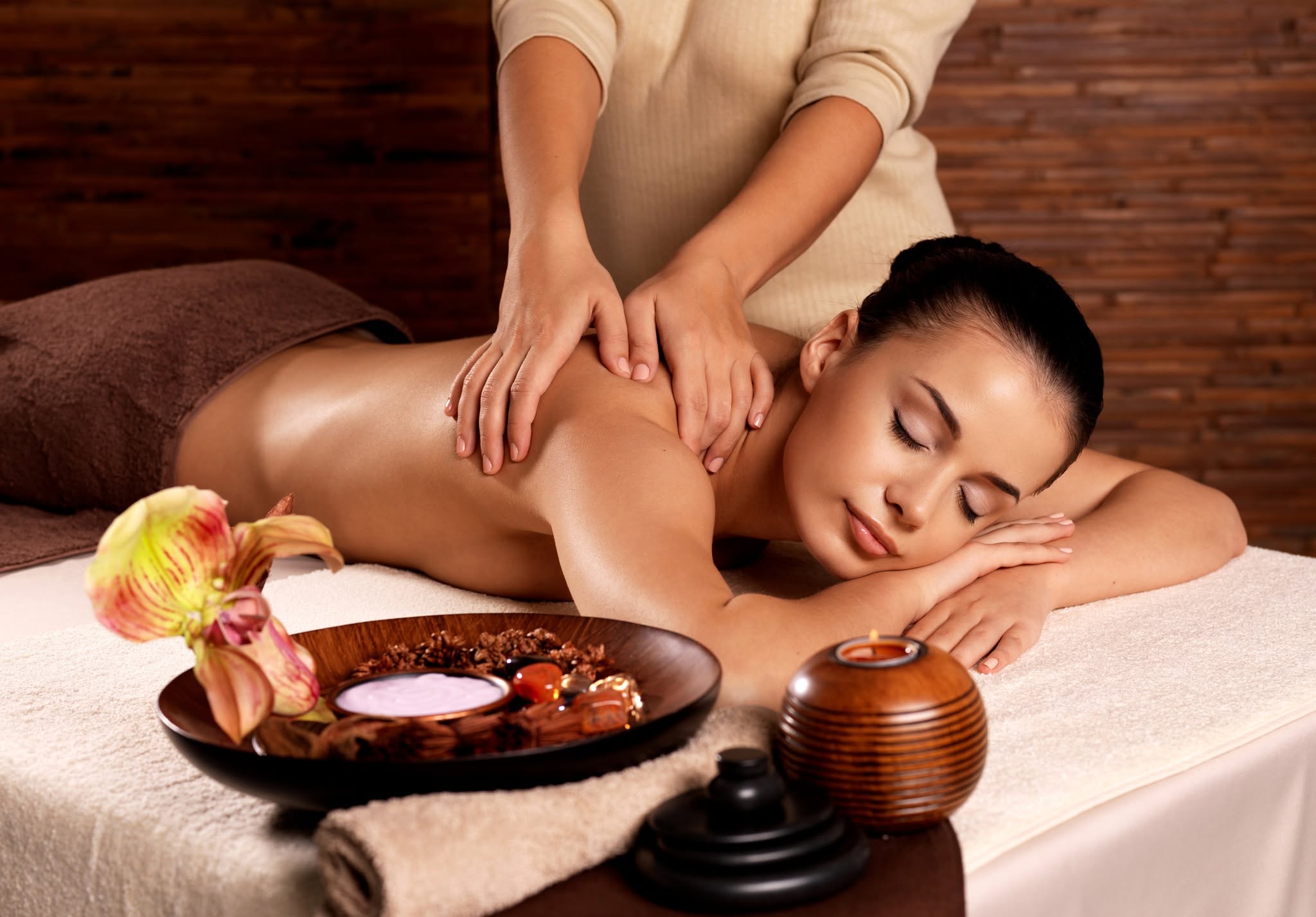 Controlled massage movements may encourage relaxation and improve short-term feelings of comfort.